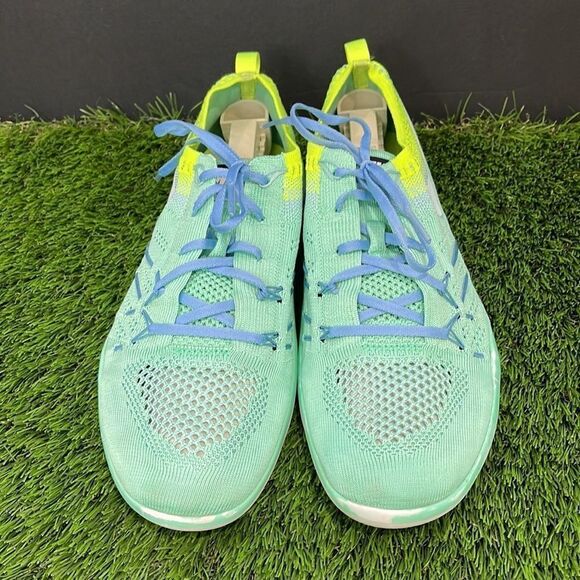 Nike Free TR Focus Flyknit Trainers - Picture 6 of 9